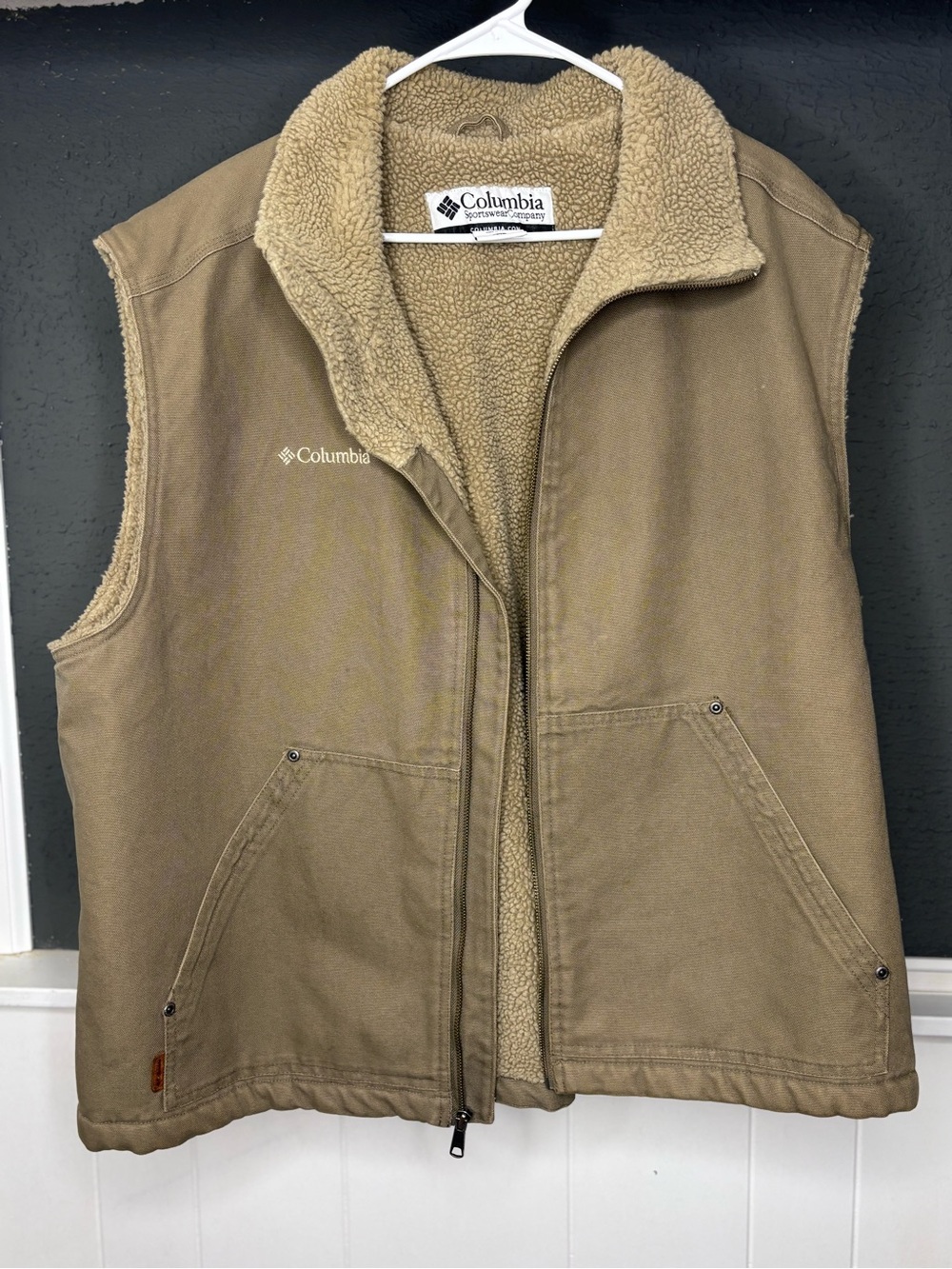 Vintage Columbia Men's Tan Sherpa-Lined Work Vest